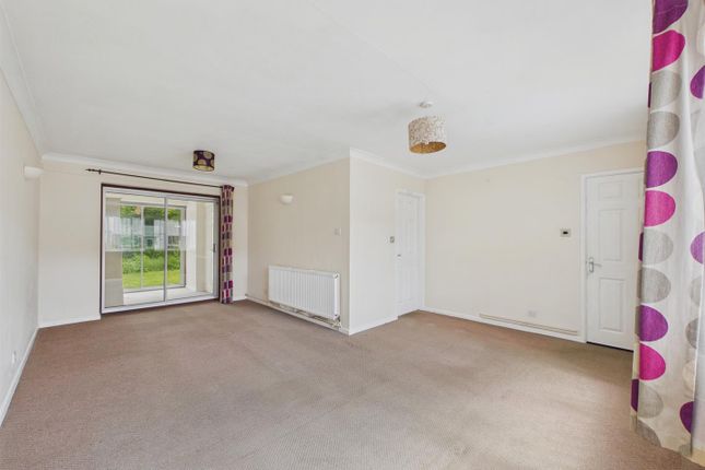 52, Gardens Walk, Upton-Upon-Severn photo 2