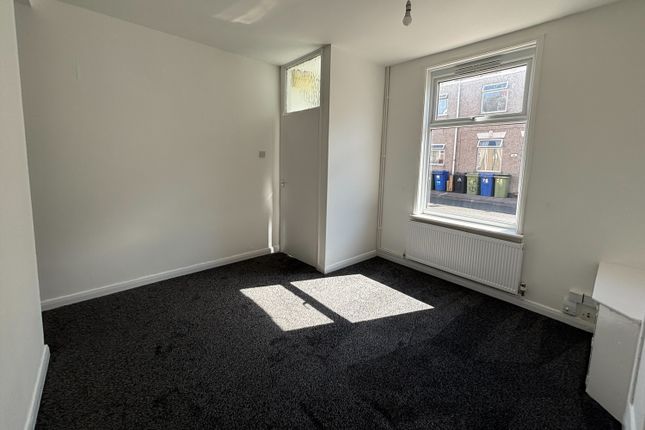 25, Harold Street, Grimsby photo 2