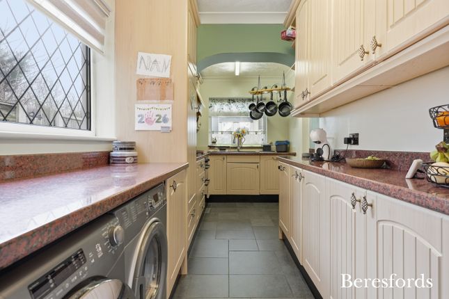 112, Cranham Gardens, Essex photo 4