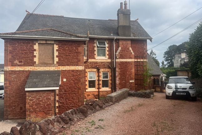 One Bedroom First Floor Studio Flat . Water &amp; Heating Charges Included