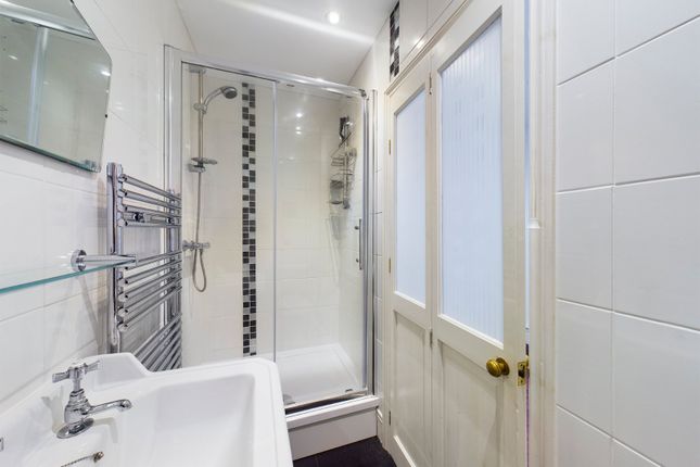 Lgf Shower Room