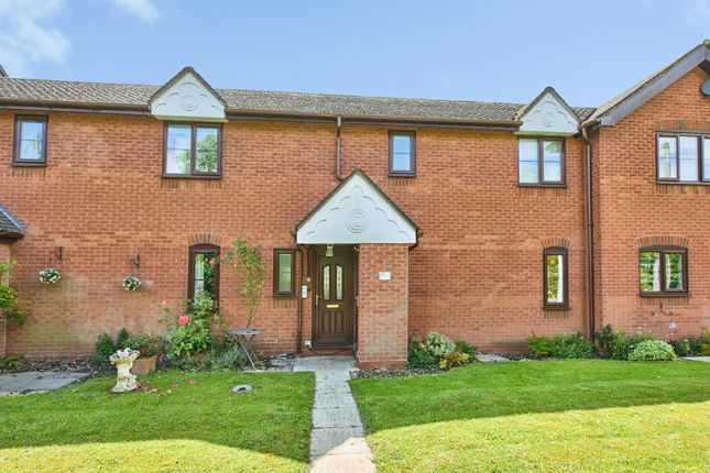 16, Derwent Close, Burton-On-Trent photo 2