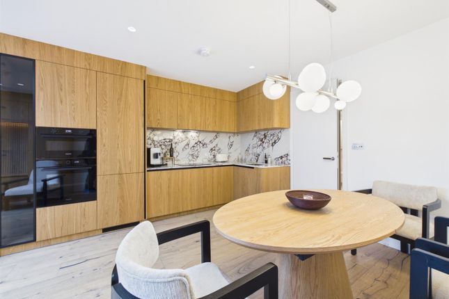 131A, Friern Barnet Road, London photo 3