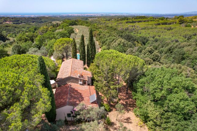 Farmhouse for sale in Via Dei Mulini, Guardistallo, Pisa, Tuscany, Italy