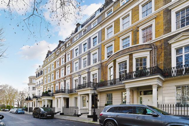 11, Gate Mews photo 2