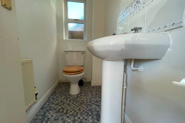 23, Wych Elm road, Leicester photo 5