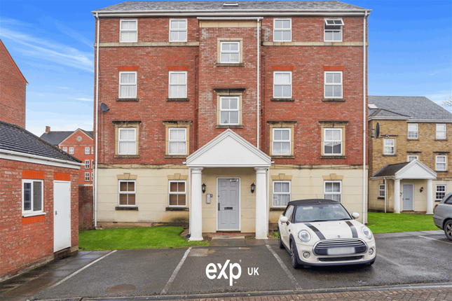Flat for sale in Old Dickens Heath Road, Solihull