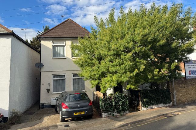 3-bed detached on Surrey, £290,000