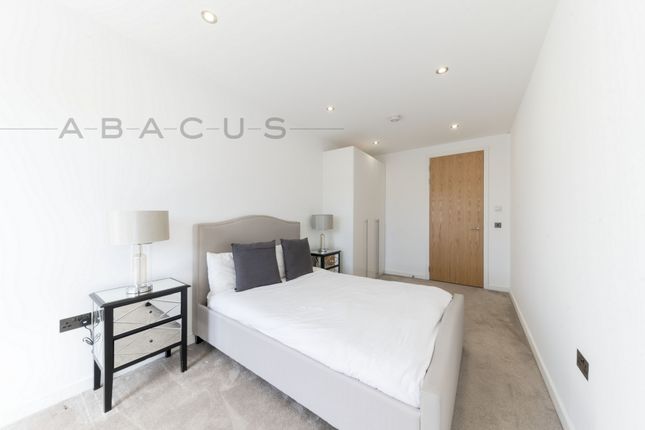 Flat to rent in The Cascades, Finchley Road, London