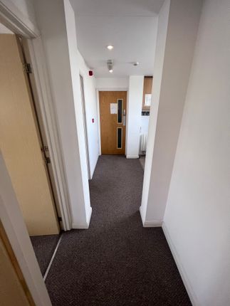 Studio to rent in Far Gosford Street, Coventry