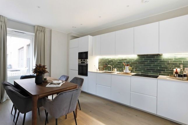 Flat to rent in Copperworks Wharf, London