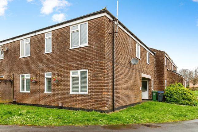 Thumbnail Flat for sale in Southmead, Chippenham