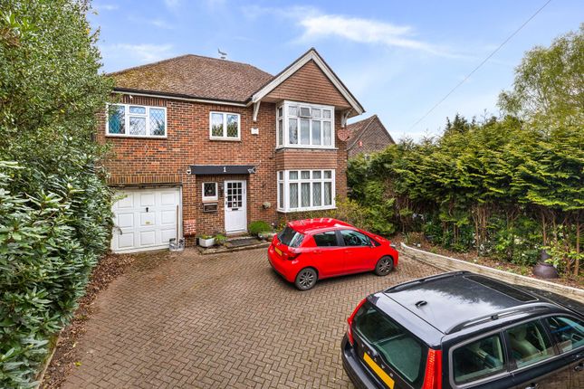 Thumbnail Detached house for sale in Sandhawes Hill, East Grinstead