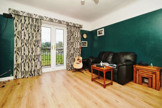 7, Woodhey Court, Wirral photo 4
