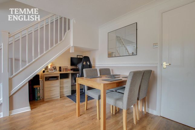 42 Derby Close, Basildon photo 4