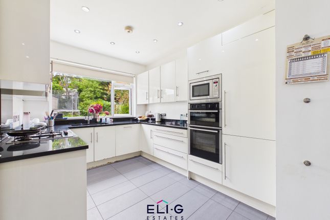 10 Woodlands, London photo 3