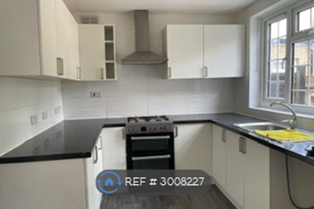 3, Croft Road, Enfield photo 4