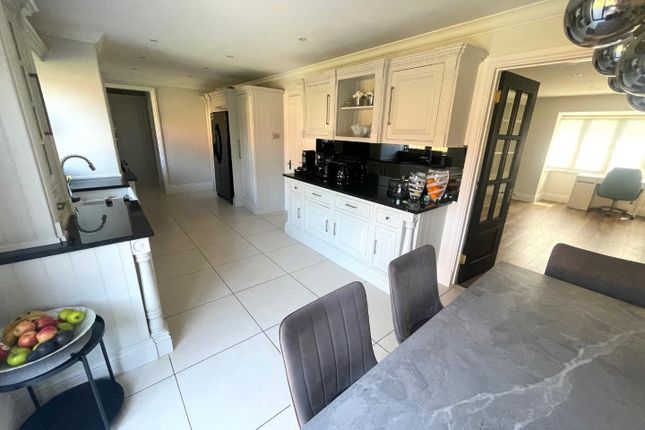 Kitchen.Jpg