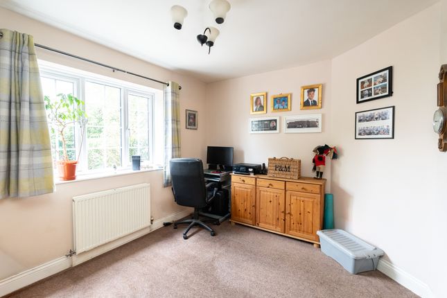 19, Nower Road, Dorking photo 4
