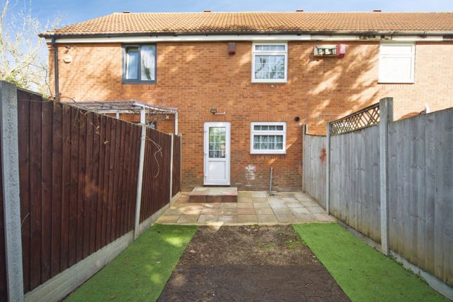 6, Fraser Close, London photo 4