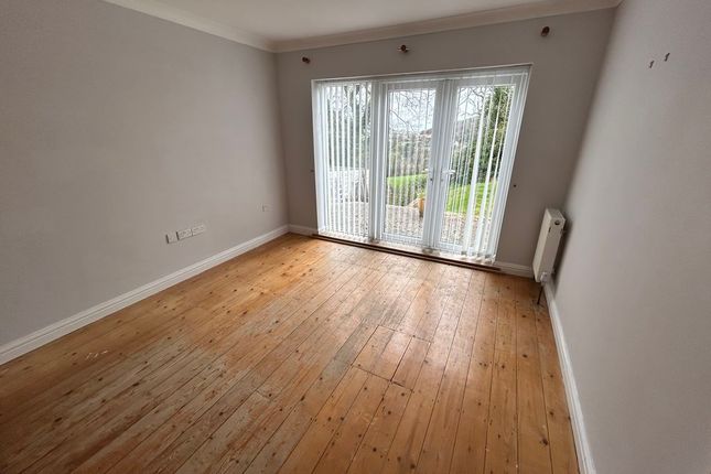 37, Bevan Avenue, Colwyn Bay photo 4