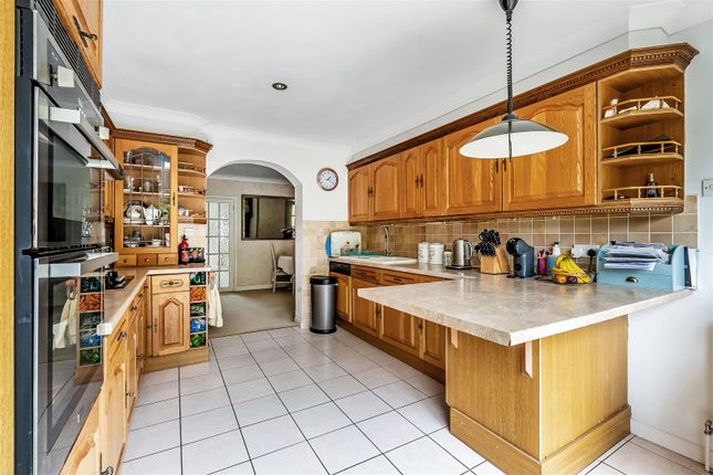 143, Sandy Lane, South Cheam photo 2