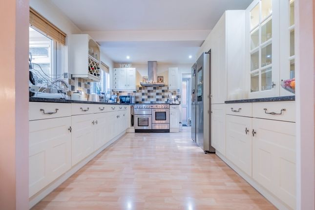 Hazelwood Close, Tunbridge Wells photo 4