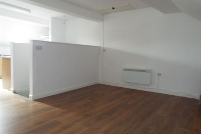 Flat 2, Chatham photo 4