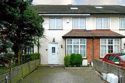 Terraced house to rent in Stanmore, Harrow