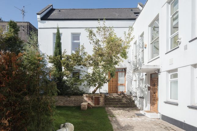 Thumbnail Detached house for sale in Trinity Close, London
