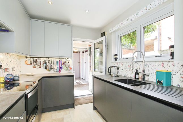61, Woodhall Road, Chelmsford photo 4
