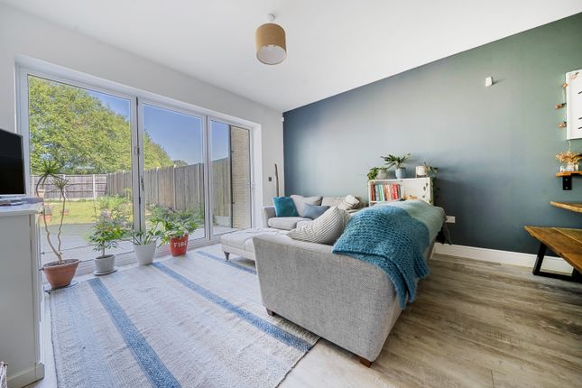 31 St. Crispin Close, Worth, Deal photo 2