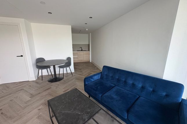 1-bed flat on Apartment 20, Velocity Tower, 10, St. Marys Gate, Sheffield, £1,000/mo