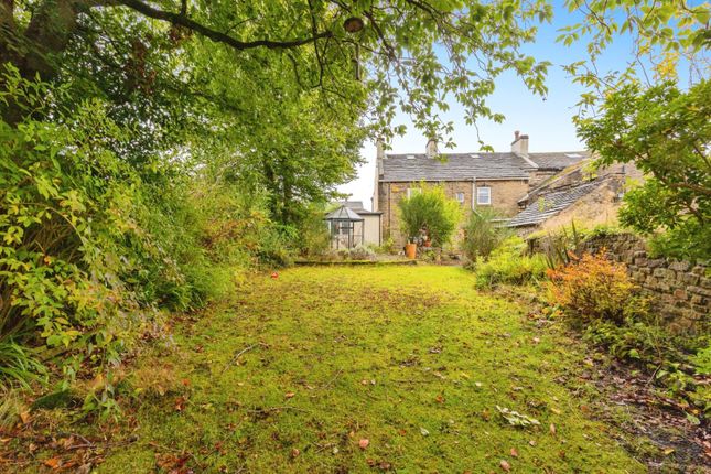 5, Hadfield Cross, Glossop photo 2