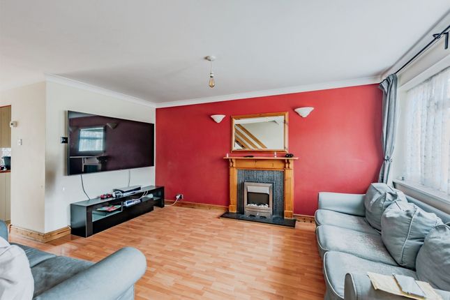 11, Tintern Road, Crawley photo 4