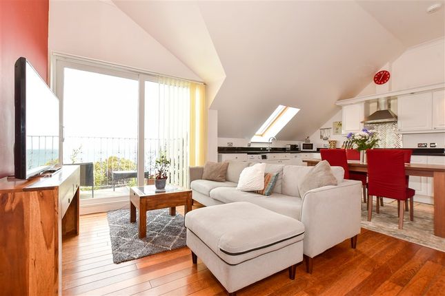 Kitchen/ Living Room