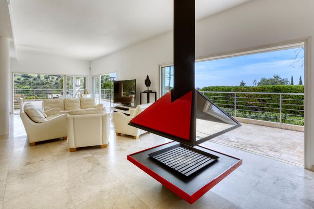 Villa for sale in Les Issambres, Var, Provence-Alpes-Côte d`Azur, France