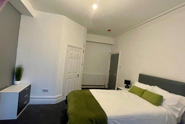Thumbnail Room to rent in Room 1, 33 Knowsley Street, Bury