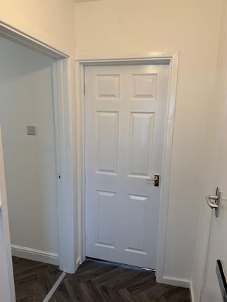 61, Heol Ebwy, CARDIFF photo 4