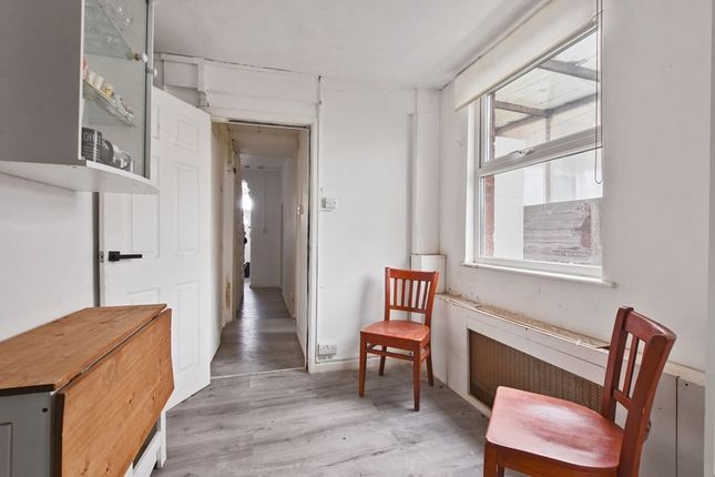 51, Buckingham Road, London photo 2