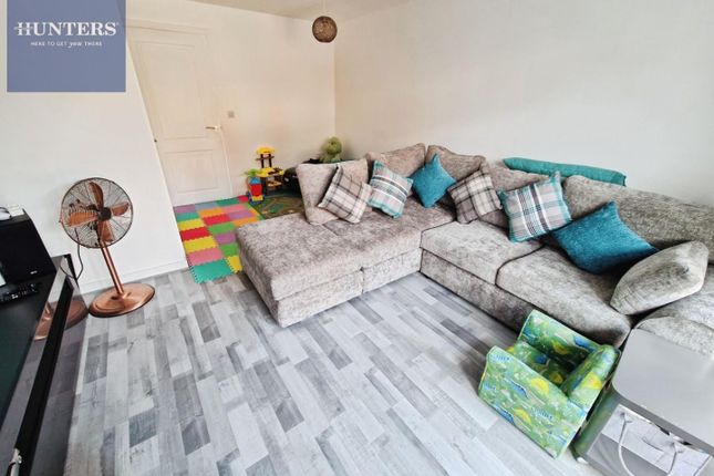 65, Wood Green, Bridgend photo 3