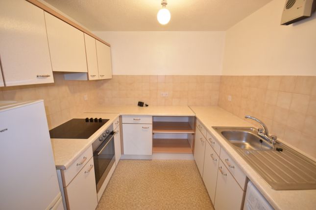 Flat to rent in Oakwood Close, Blackpool, Lancashire