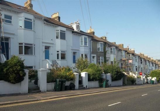 Thumbnail Flat to rent in Old Shoreham Road, Brighton