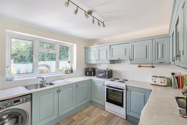 8, Charlton Close, Somerset photo 2