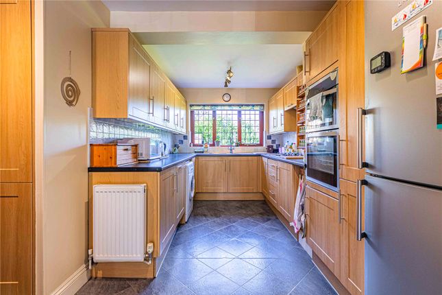 23, Belle Vue Lane, Bushey photo 4