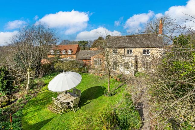 4 Spring Lane, Grantham photo 2