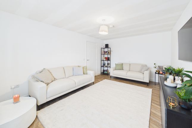 70 Hedgerow Way, Coatbridge photo 4