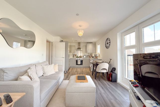 1-bed flat on 7 Cape Lindsey Road, Newport, £140,000