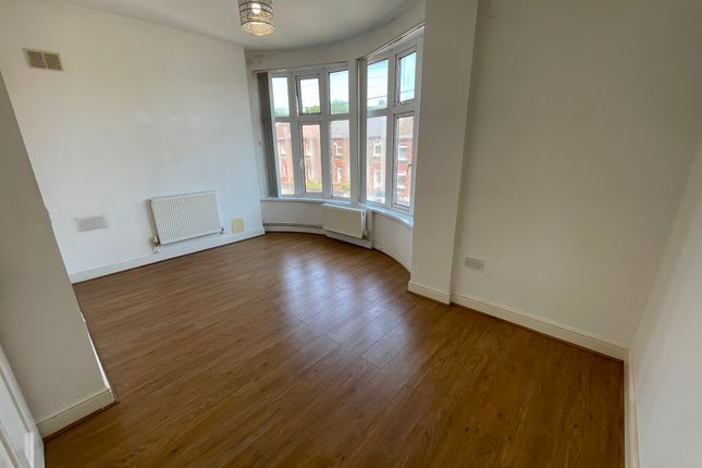 70 Lone Road, Swansea photo 5