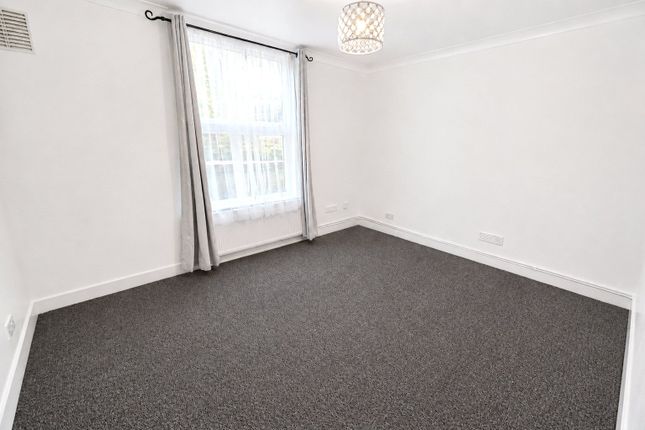 Flat 2, Rosewood House, 27, Rose Valley, Essex photo 3